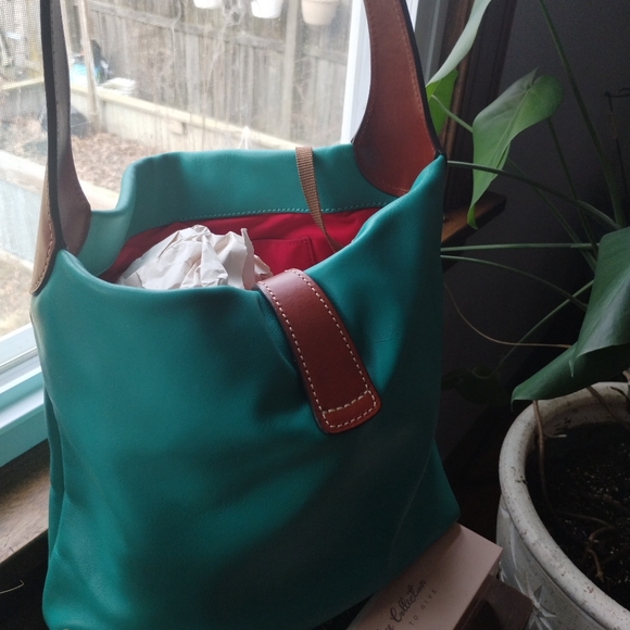 Dooney and Bourke Logo Lock Shoulder Bag Purse Smooth European Leather - Picture 7 of 17